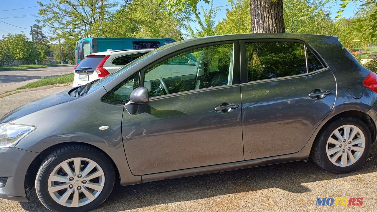 2007' Toyota Auris photo #3