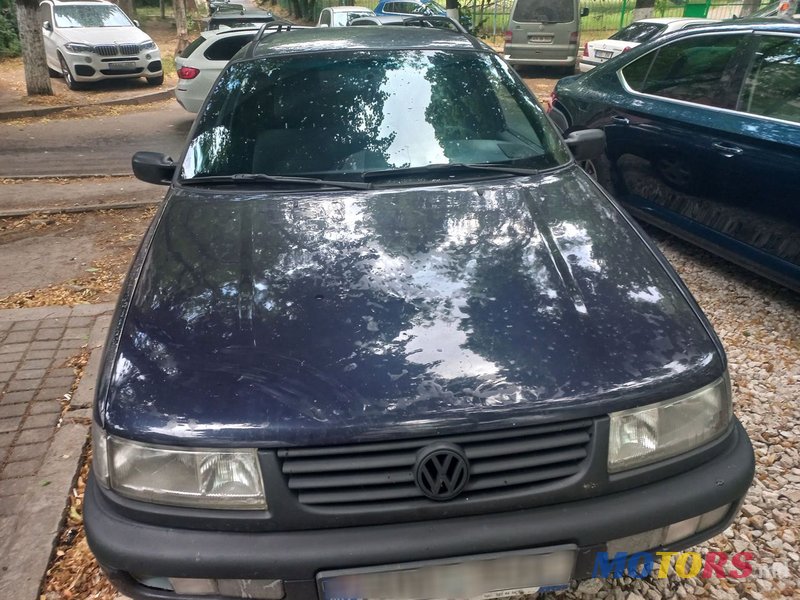 1995' Volkswagen Passat photo #3