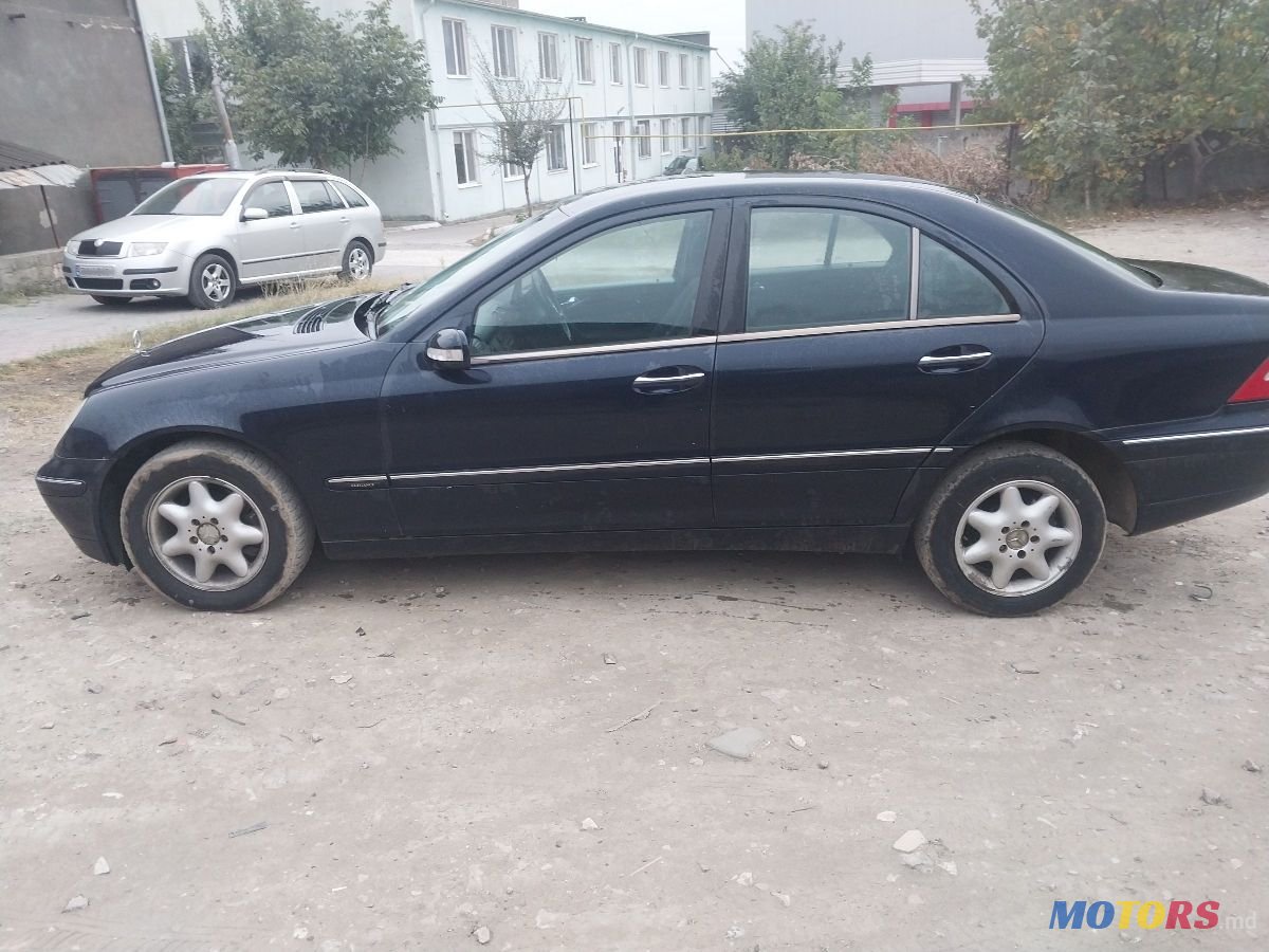 2002' Mercedes-Benz C Класс photo #2