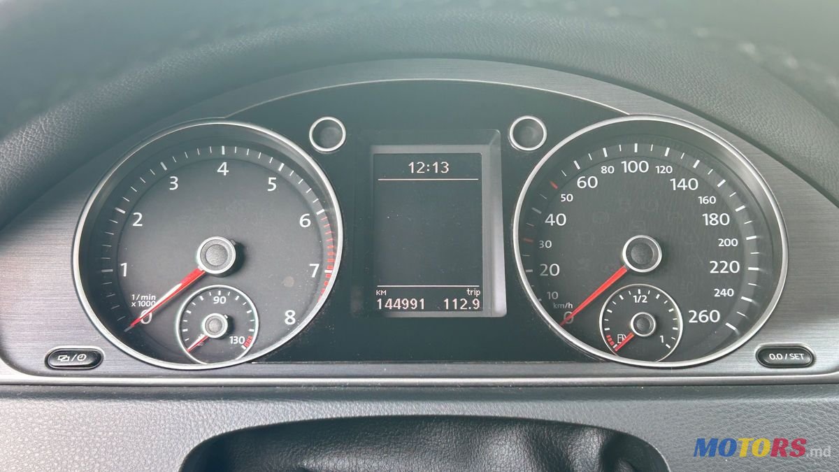 2013' Volkswagen Passat photo #6