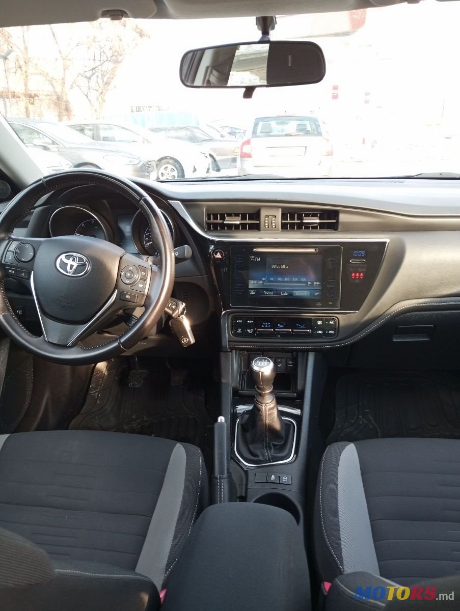 2016' Toyota Auris photo #4