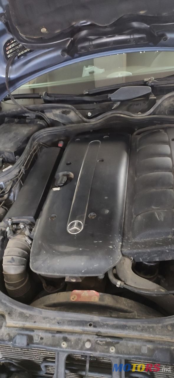 2004' Mercedes-Benz E Класс photo #6