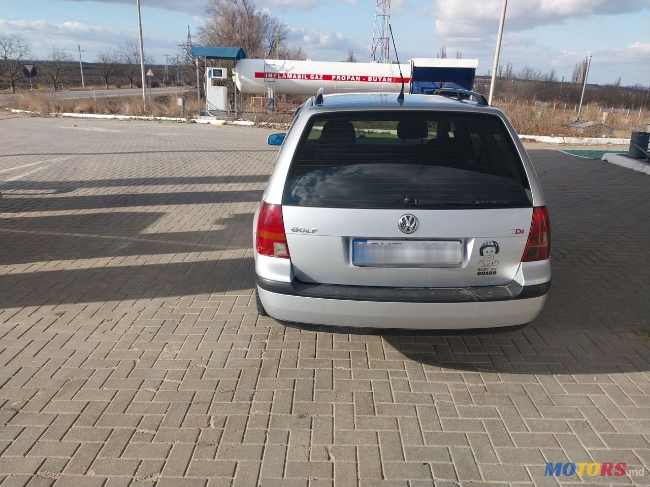 2002' Volkswagen Golf photo #5