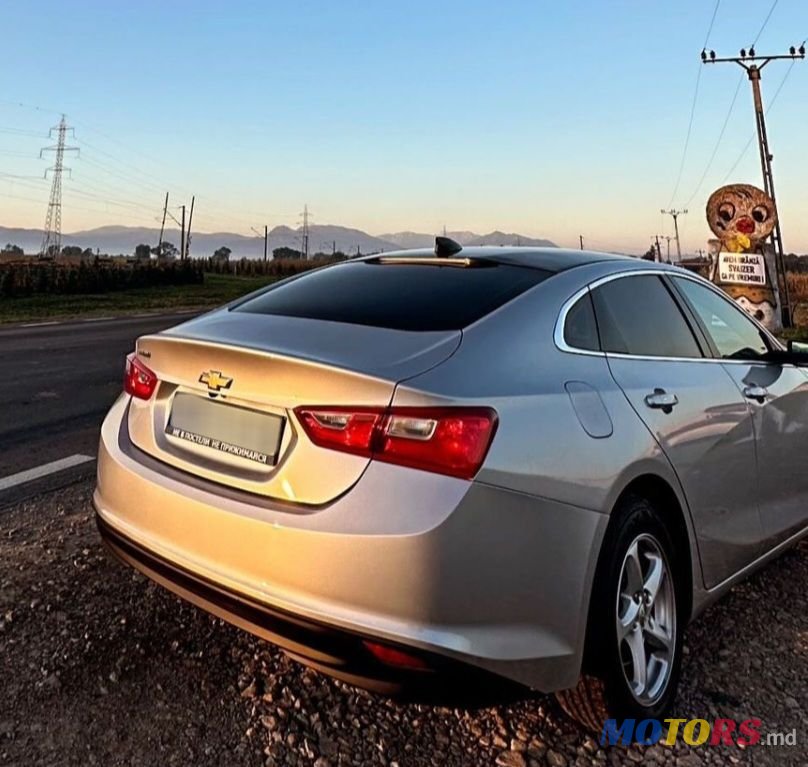 2017' Chevrolet Malibu photo #2