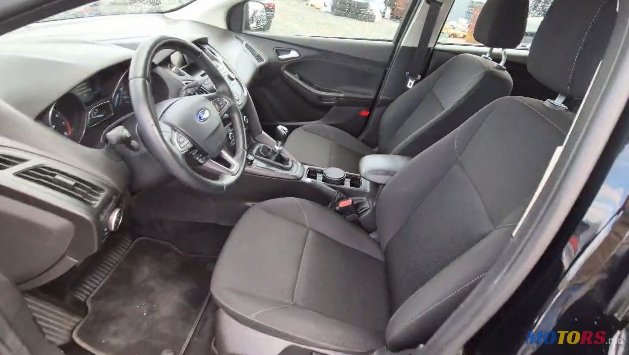 2016' Ford Focus photo #5