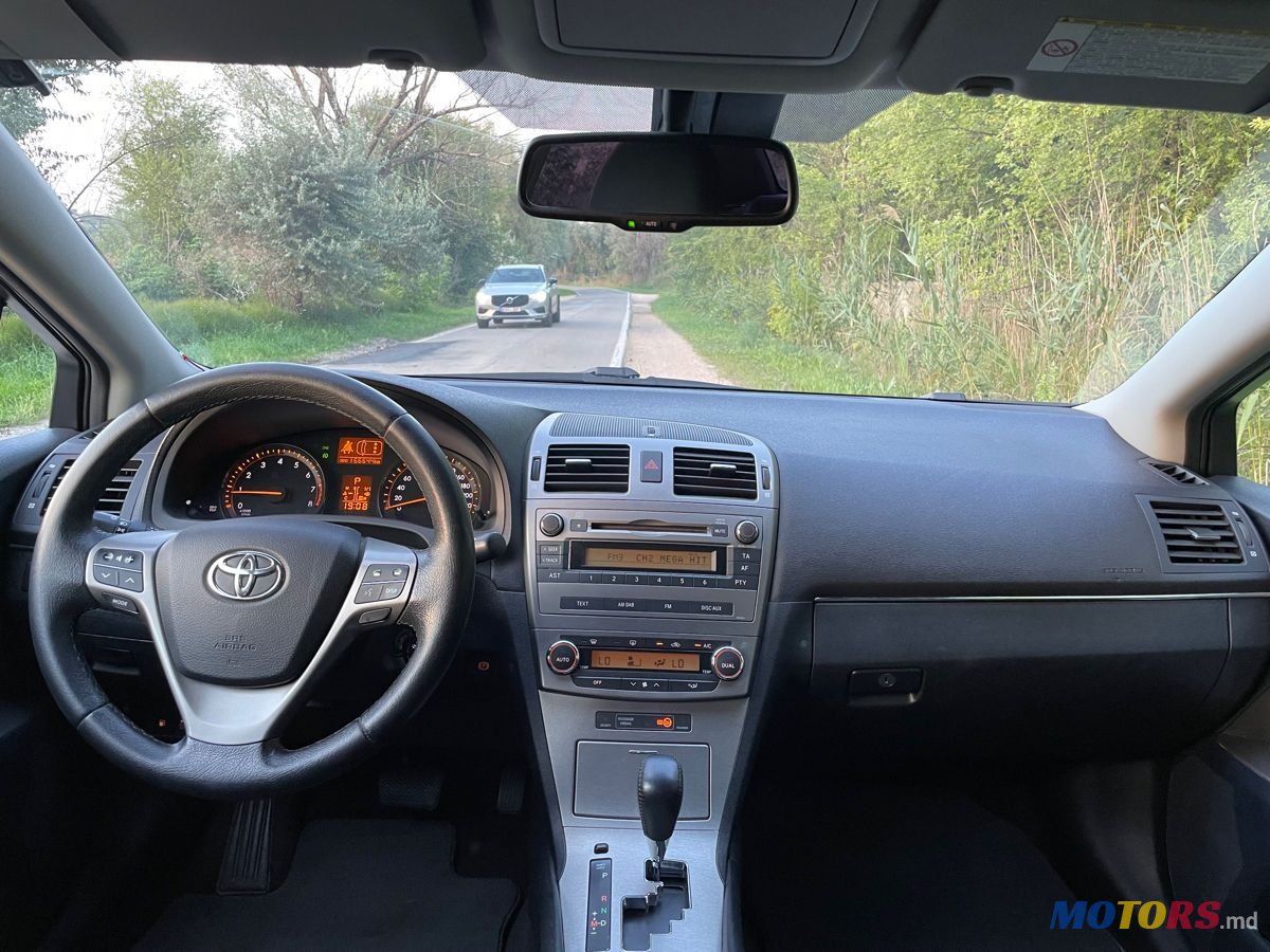 2010' Toyota Avensis photo #5