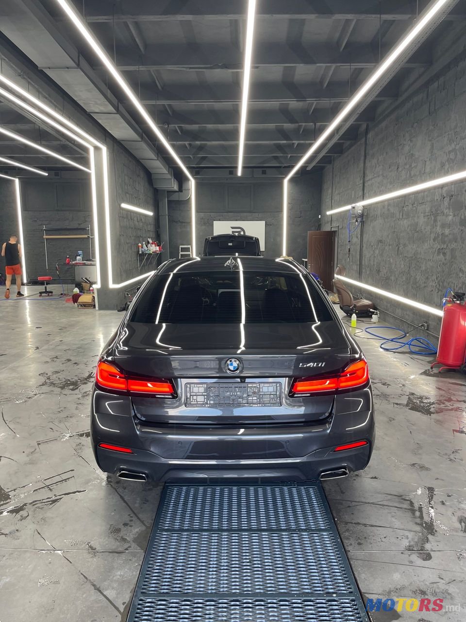 2021' BMW 5 Series photo #6