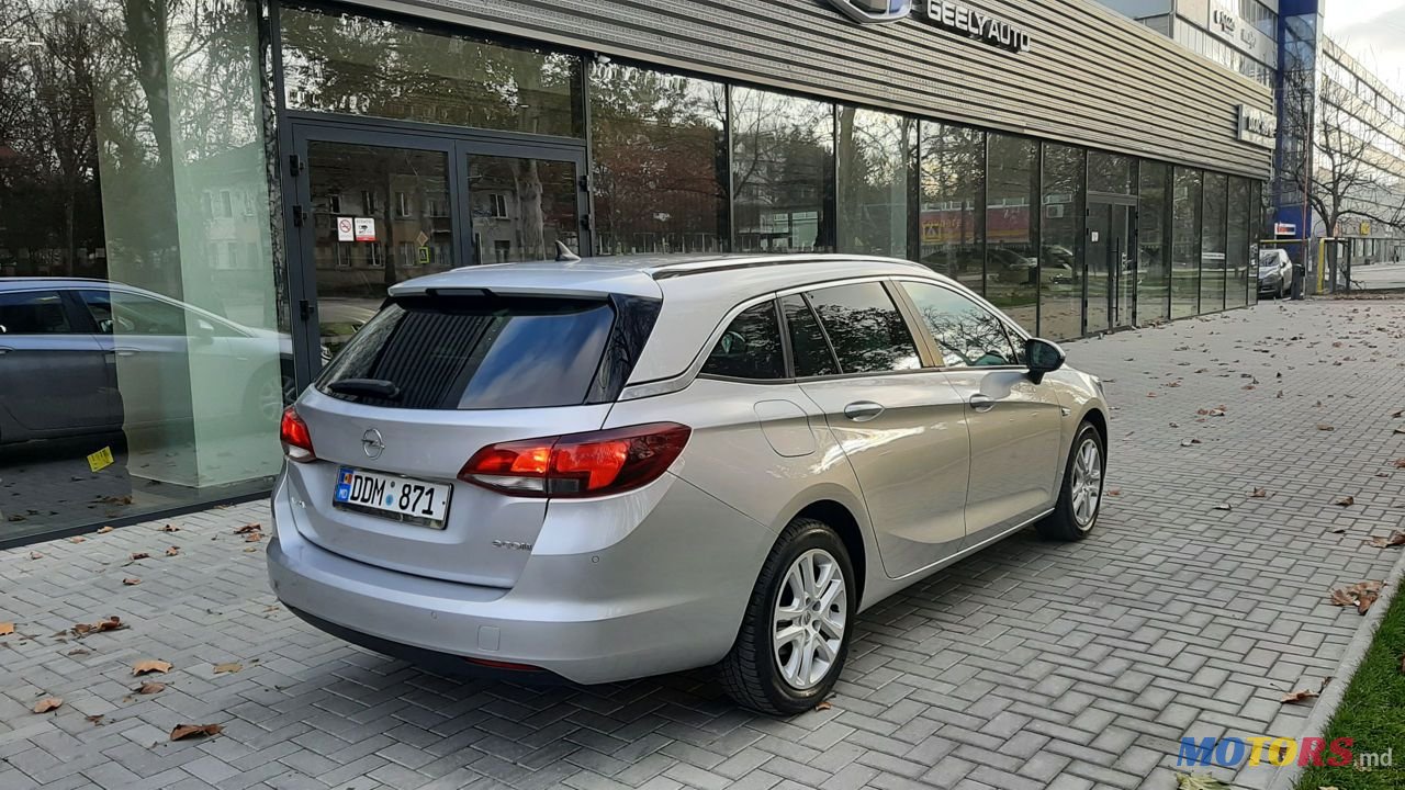 2017' Opel Astra photo #6
