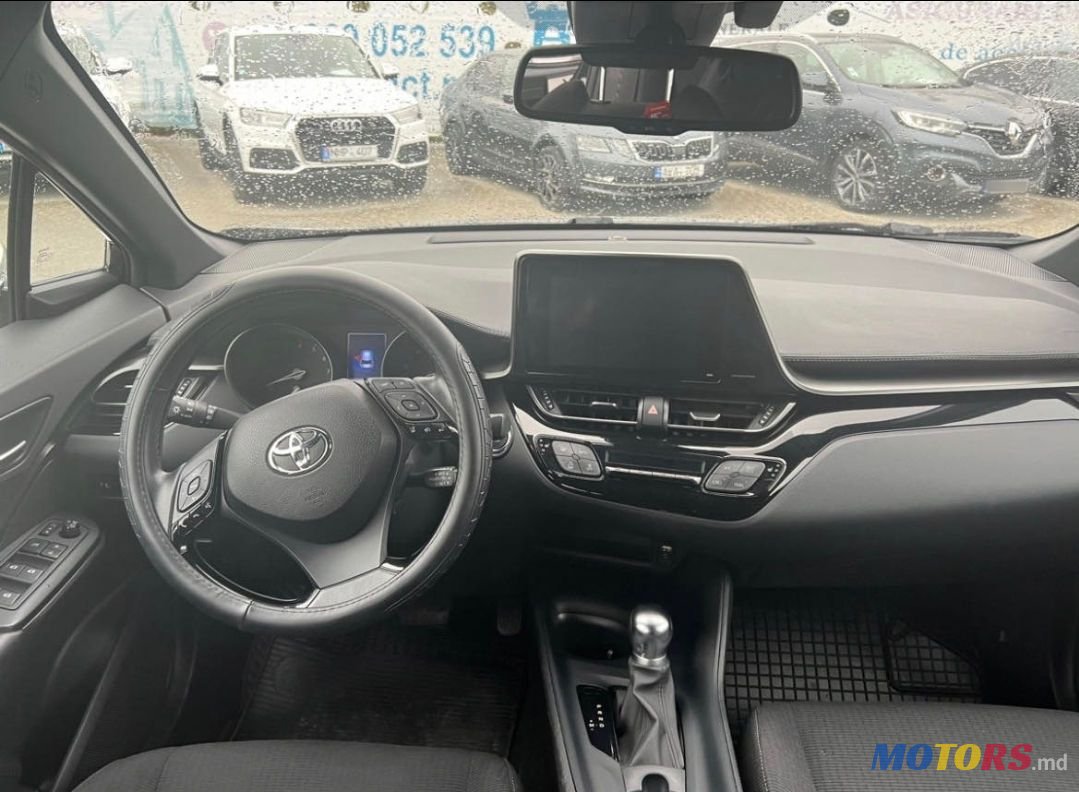 2019' Toyota C-HR photo #5