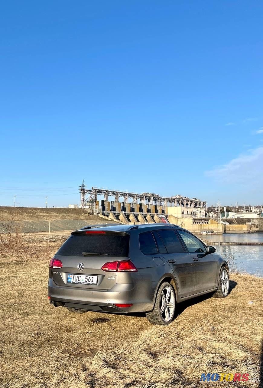 2015' Volkswagen Golf photo #4