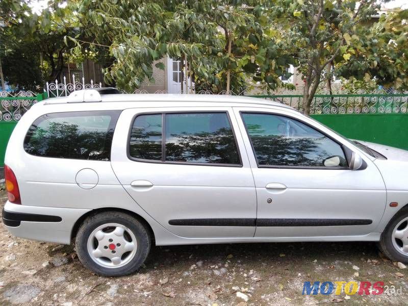 2001' Renault Megane photo #3