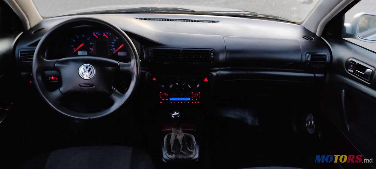 2000' Volkswagen Passat photo #4