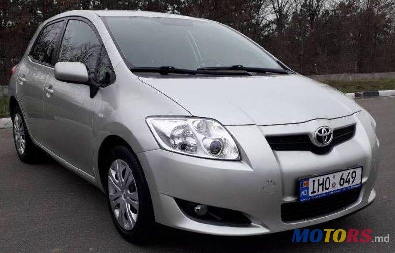 2008' Toyota Auris photo #2