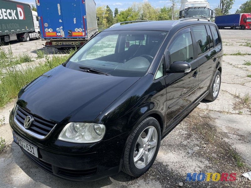 2006' Volkswagen Touran photo #1