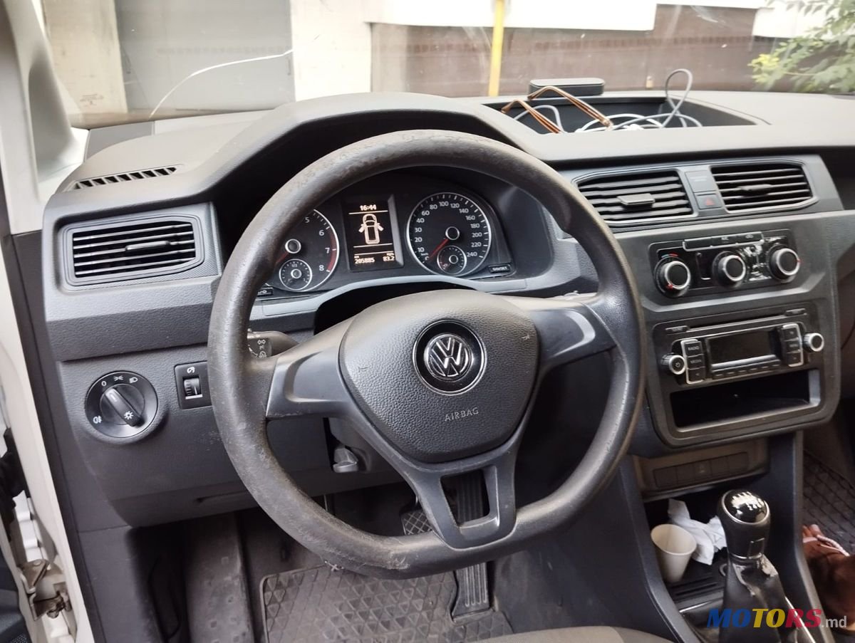 2015' Volkswagen Caddy photo #2