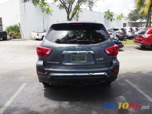 2017' Nissan Pathfinder platinum photo #2