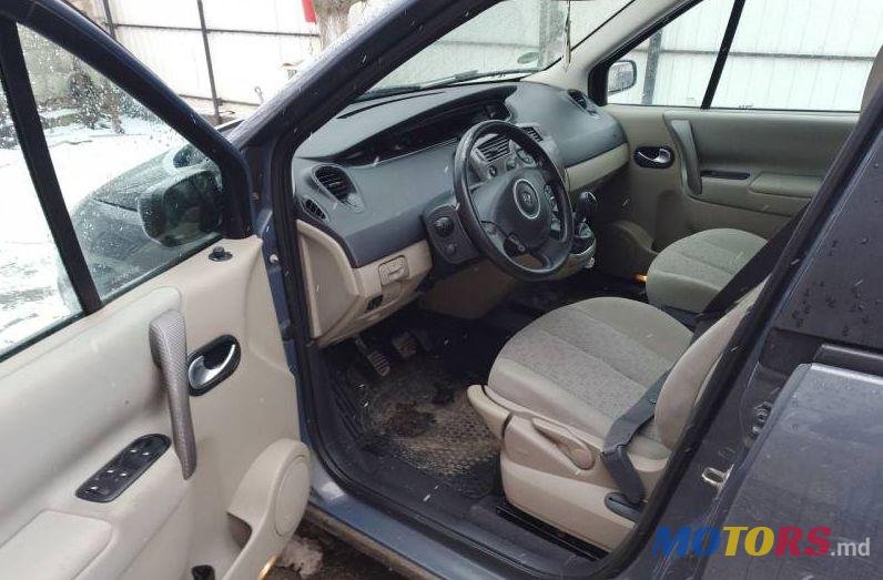 2007' Renault Grand Scenic photo #2