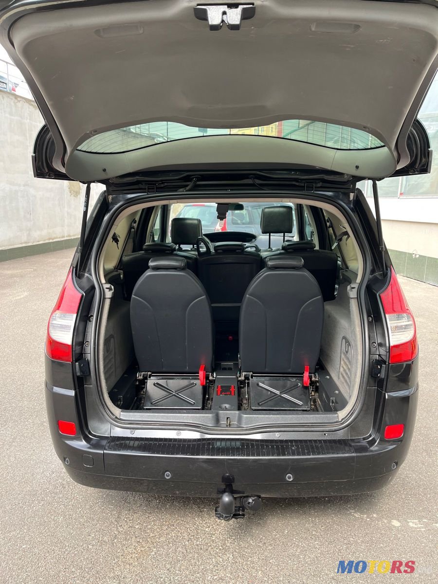 2005' Renault Grand Scenic photo #4