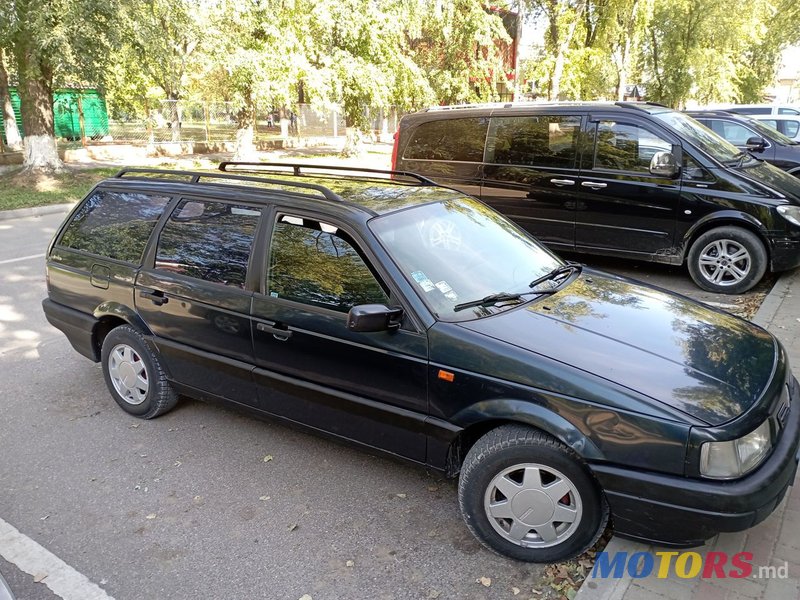 1994' Volkswagen Passat photo #1