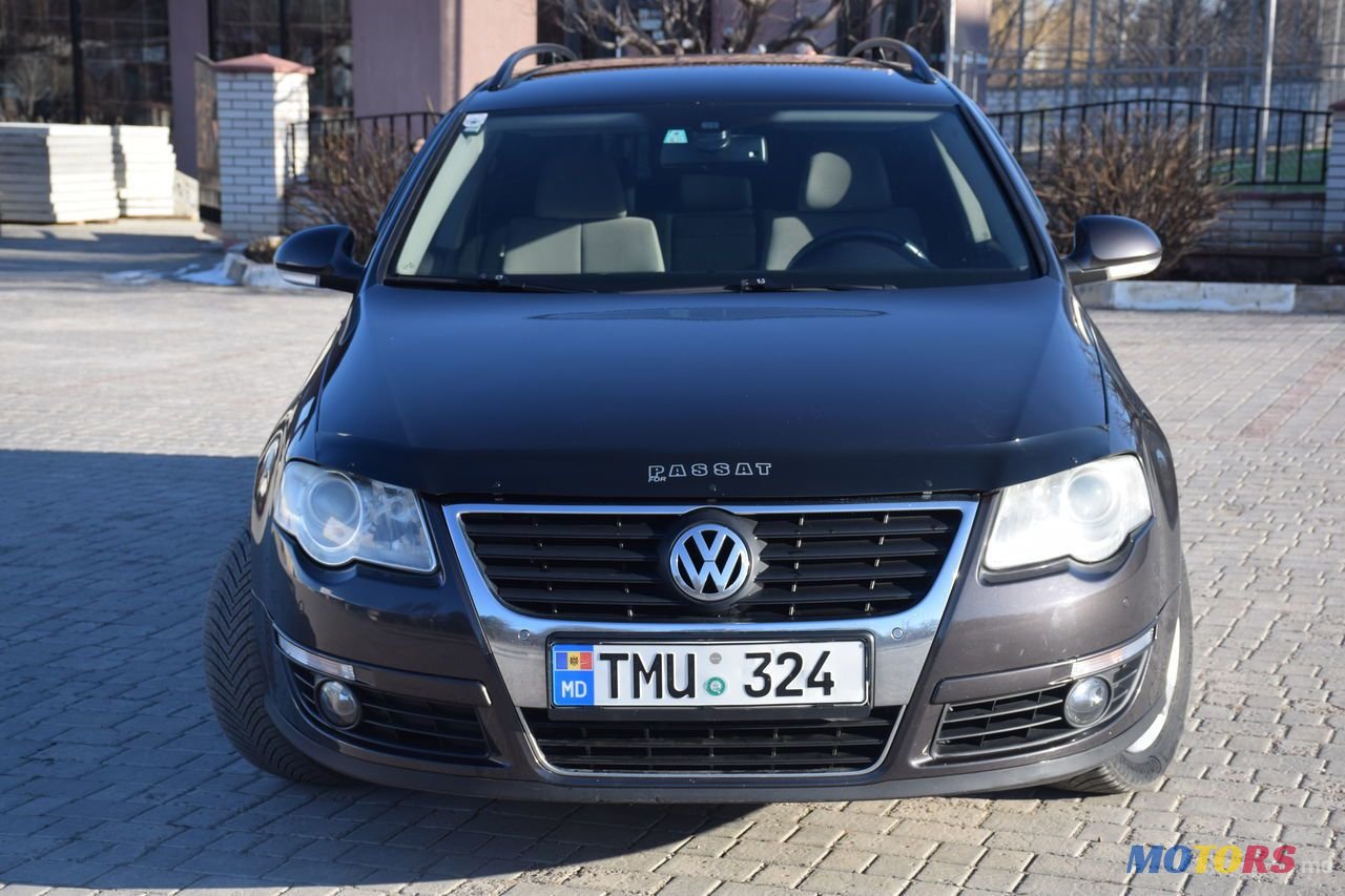 2010' Volkswagen Passat photo #1