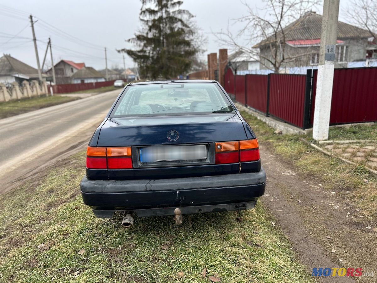 1994' Volkswagen Vento photo #3