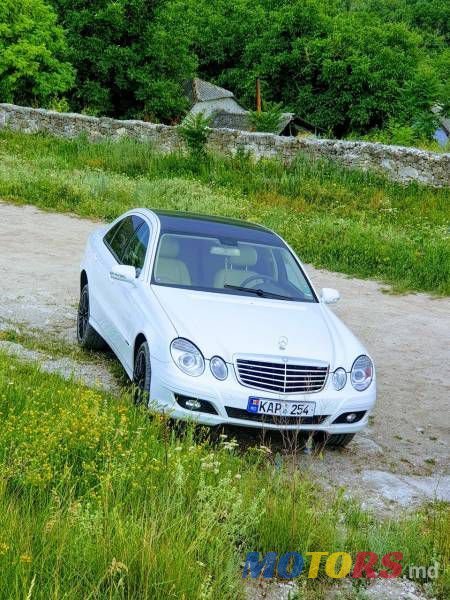 2004' Mercedes-Benz E photo #2