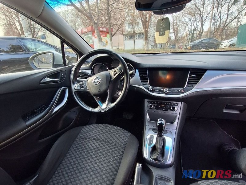 2017' Opel Astra photo #3