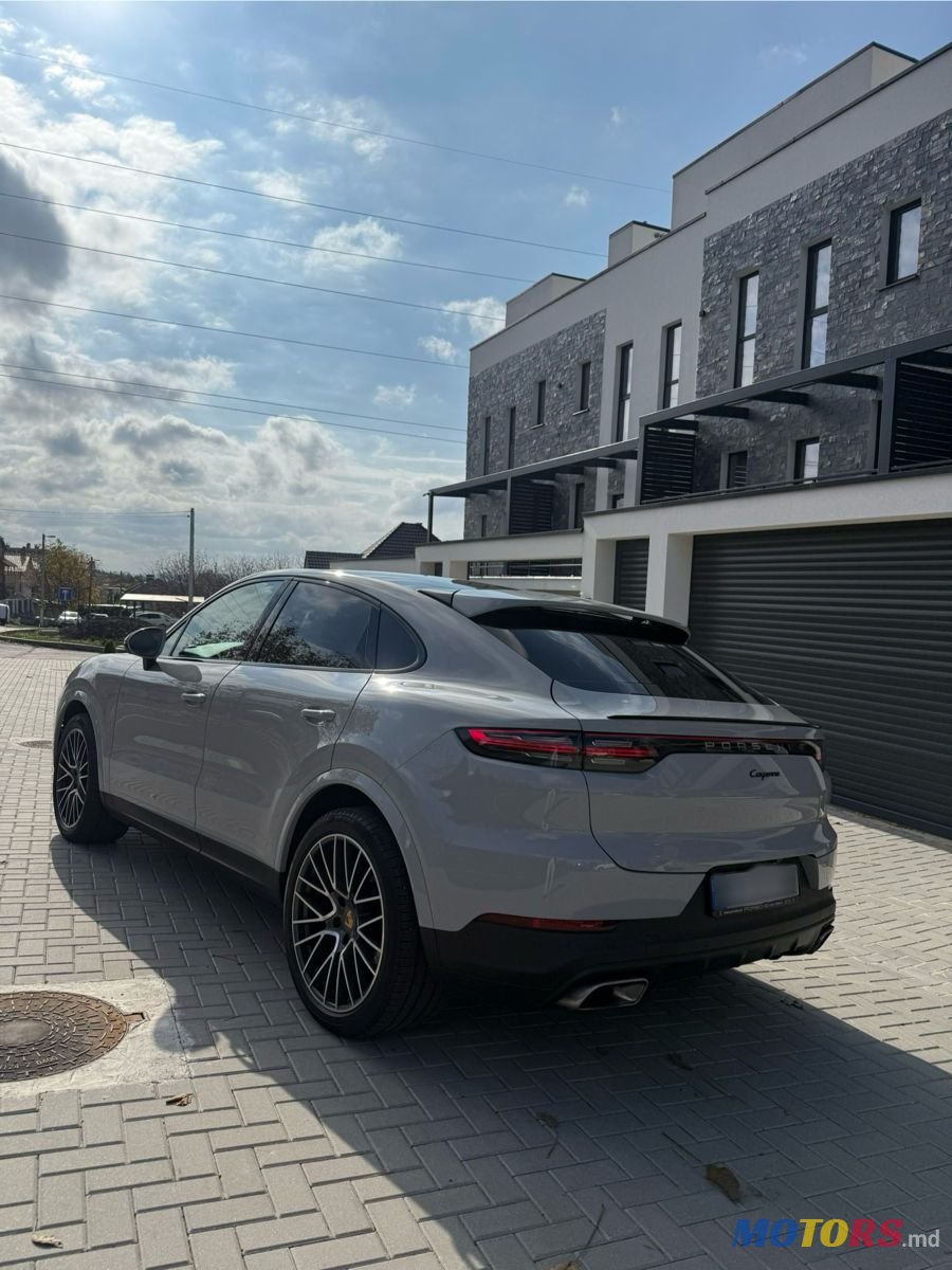 2020' Porsche Cayenne Coupe photo #4
