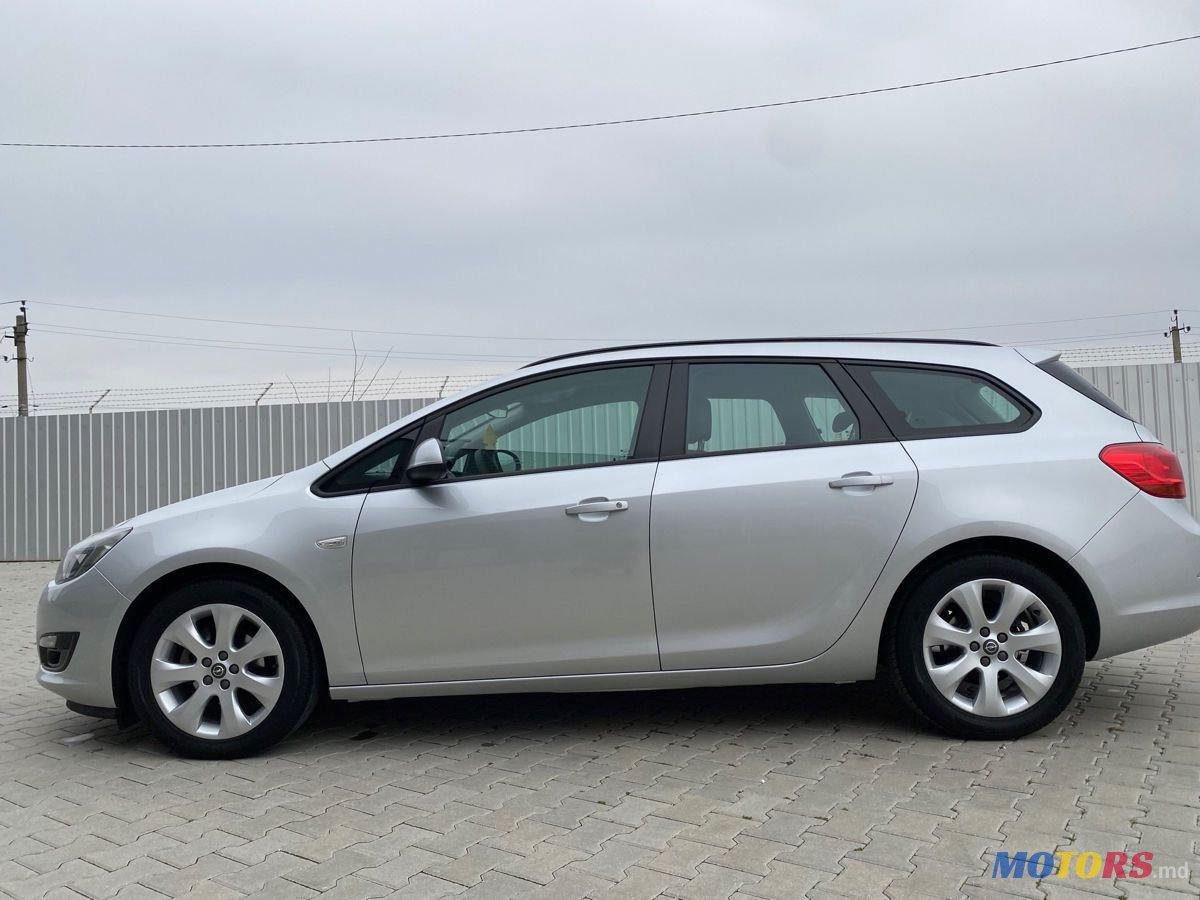 2013' Opel Astra photo #5