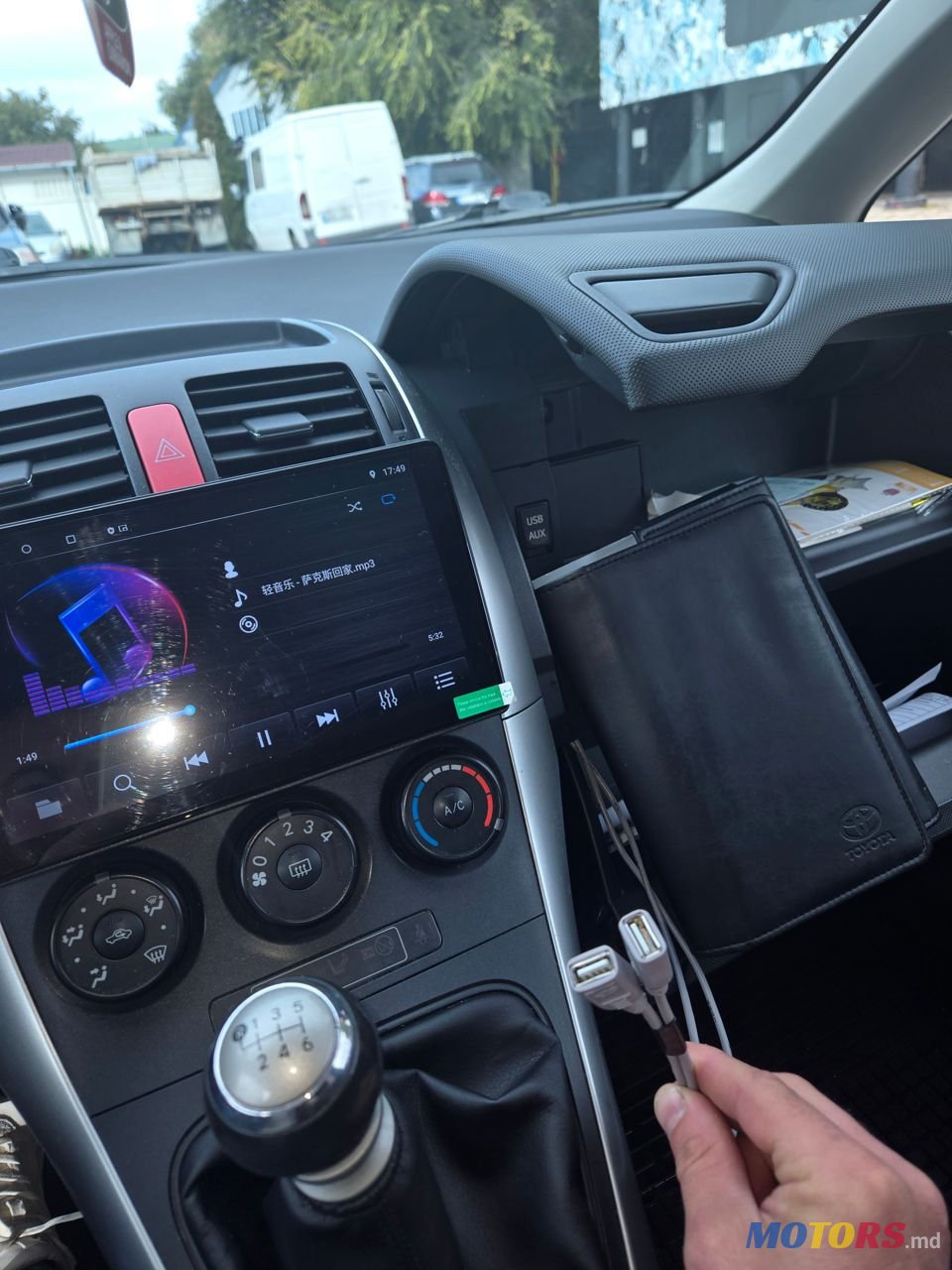 2011' Toyota Auris photo #1