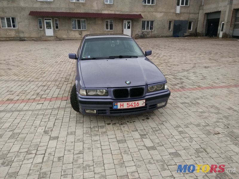 1993' BMW 318 photo #2