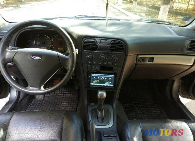 2003' Volvo V40 photo #1