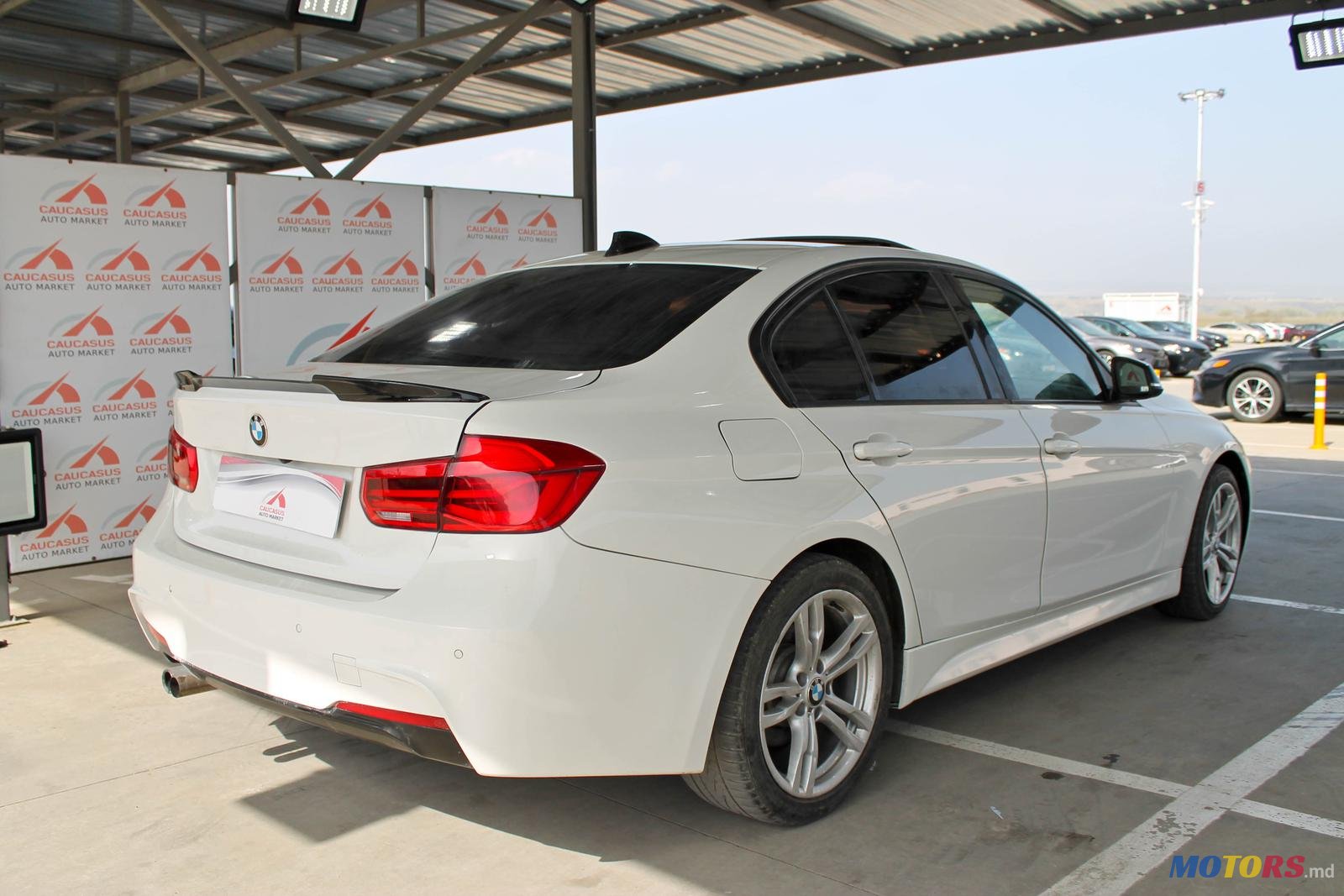 2016' BMW 3 Series 328 photo #7