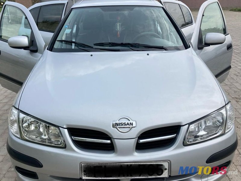 2002' Nissan Almera photo #2