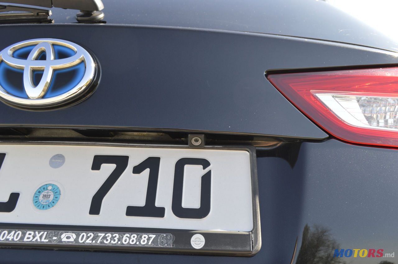 2014' Toyota Auris photo #6