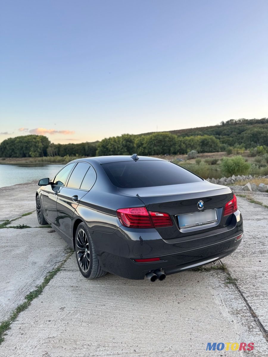 2013' BMW 5 Series photo #4