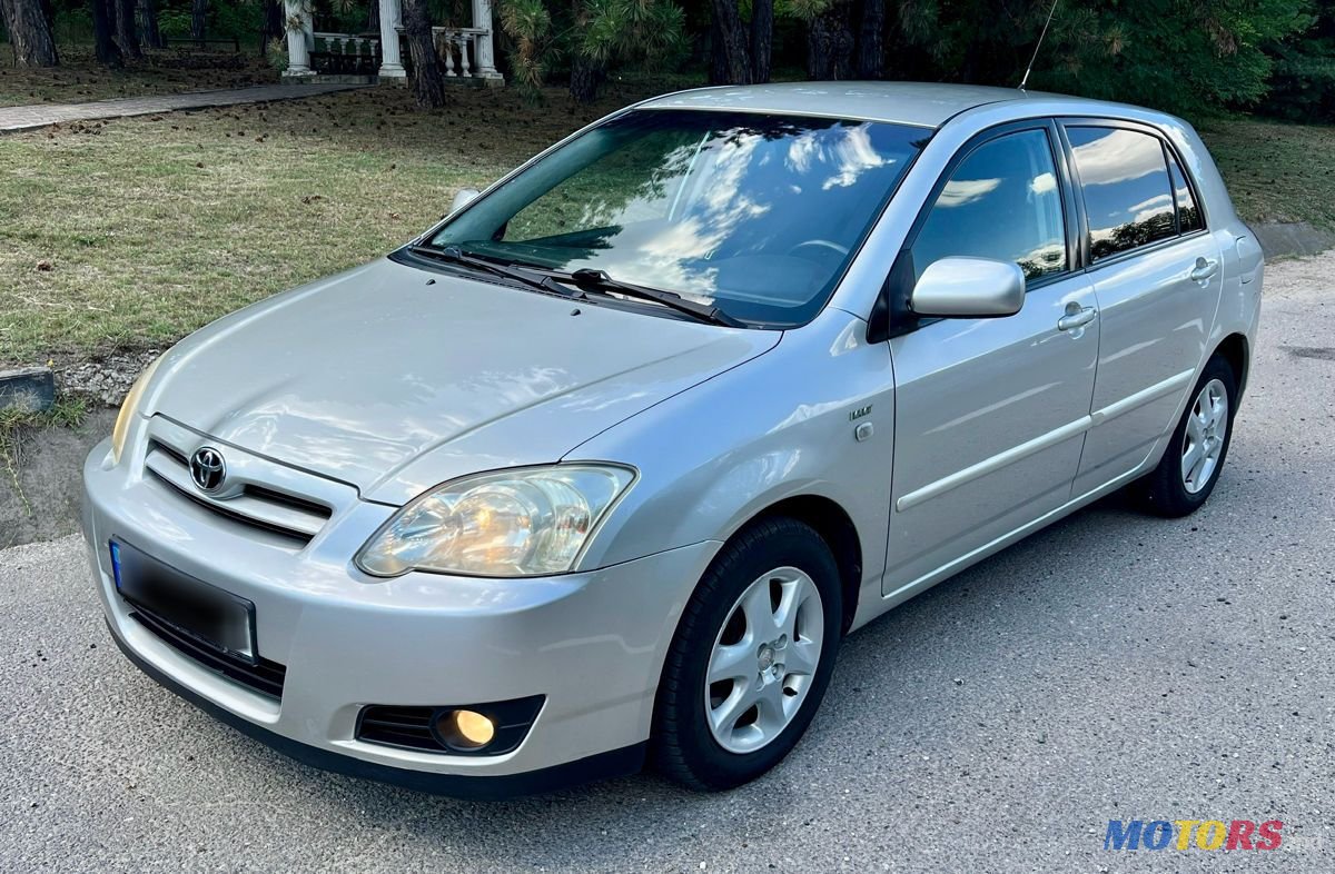 2005' Toyota Corolla photo #1
