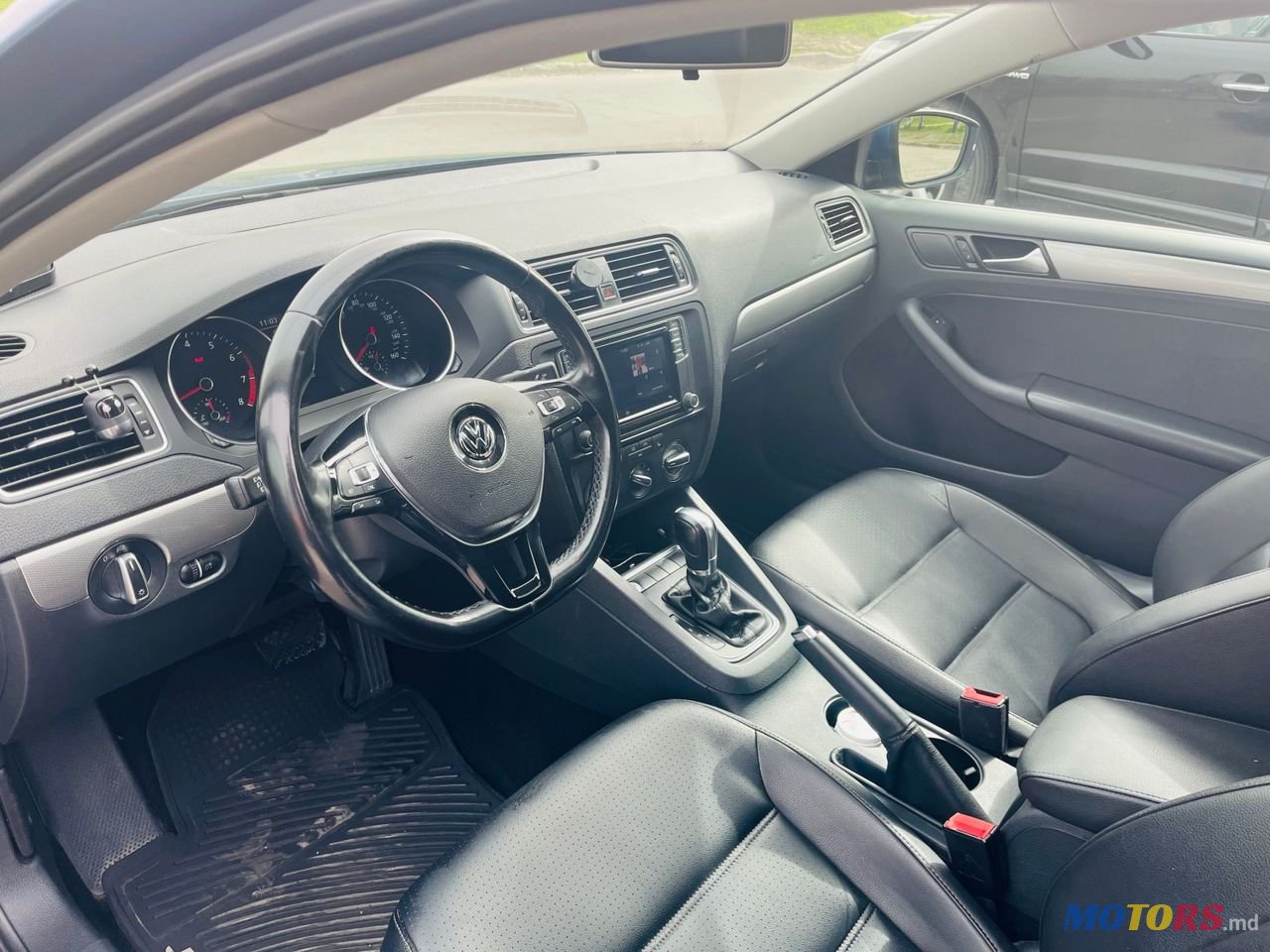 2016' Volkswagen Jetta photo #3