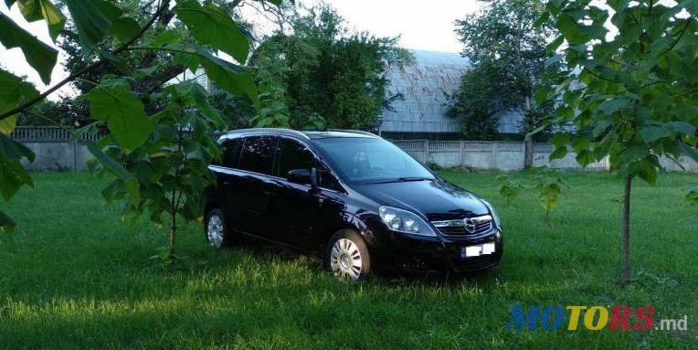 2010' Opel Zafira photo #1