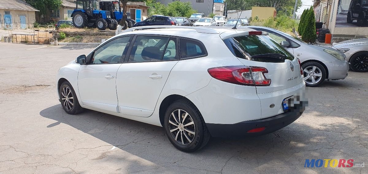 2013' Renault Megane photo #2