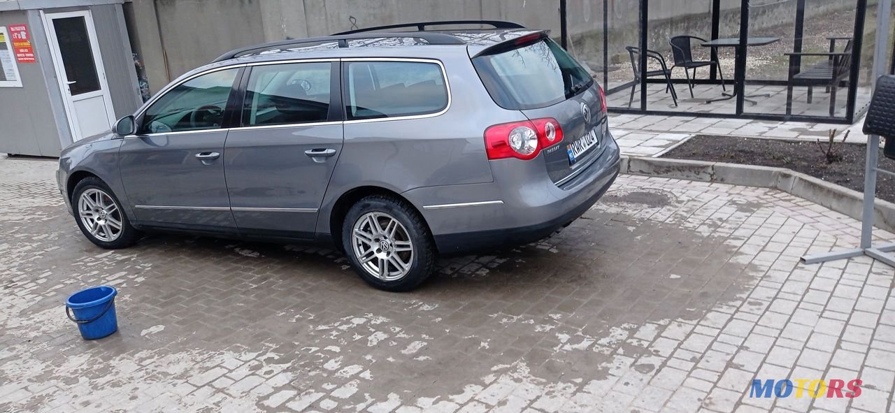 2007' Volkswagen Passat photo #4