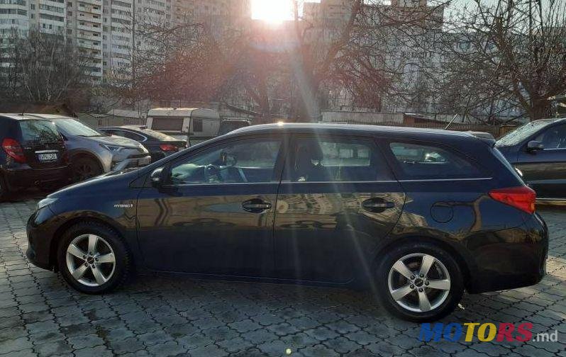 2013' Toyota Auris photo #2