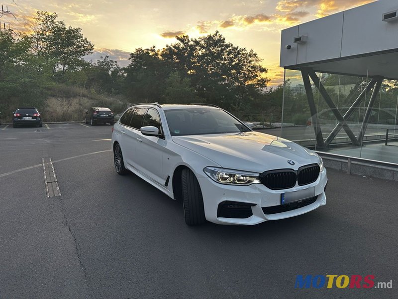 2019' BMW 5 Series photo #2