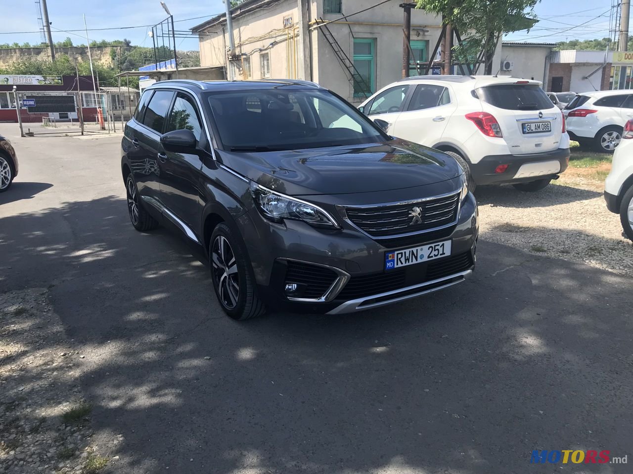 2019' Peugeot 5008 photo #1