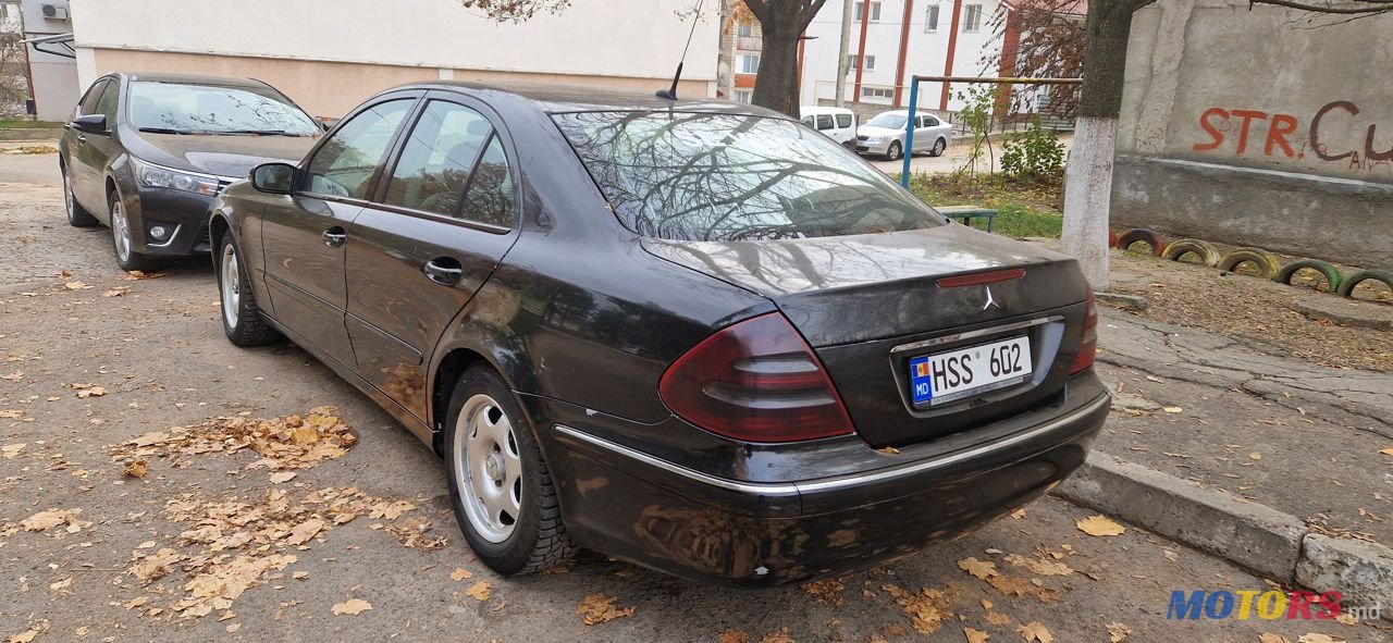 2005' Mercedes-Benz E Класс photo #2