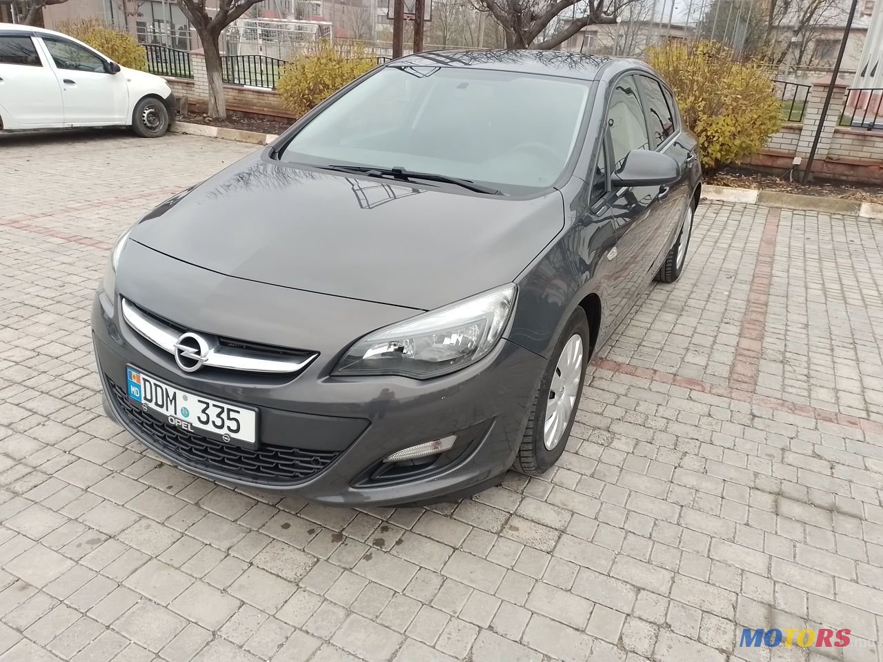 2013' Opel Astra photo #2