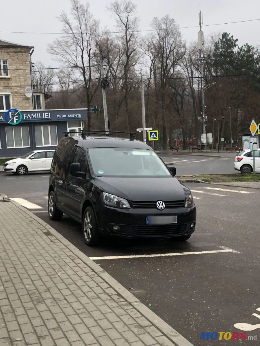 2015' Volkswagen Caddy photo #1
