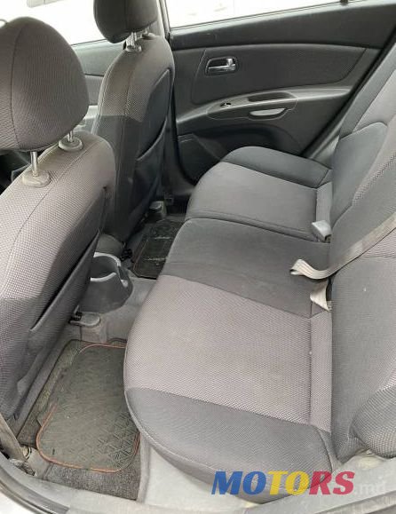 2006' Kia Rio photo #1