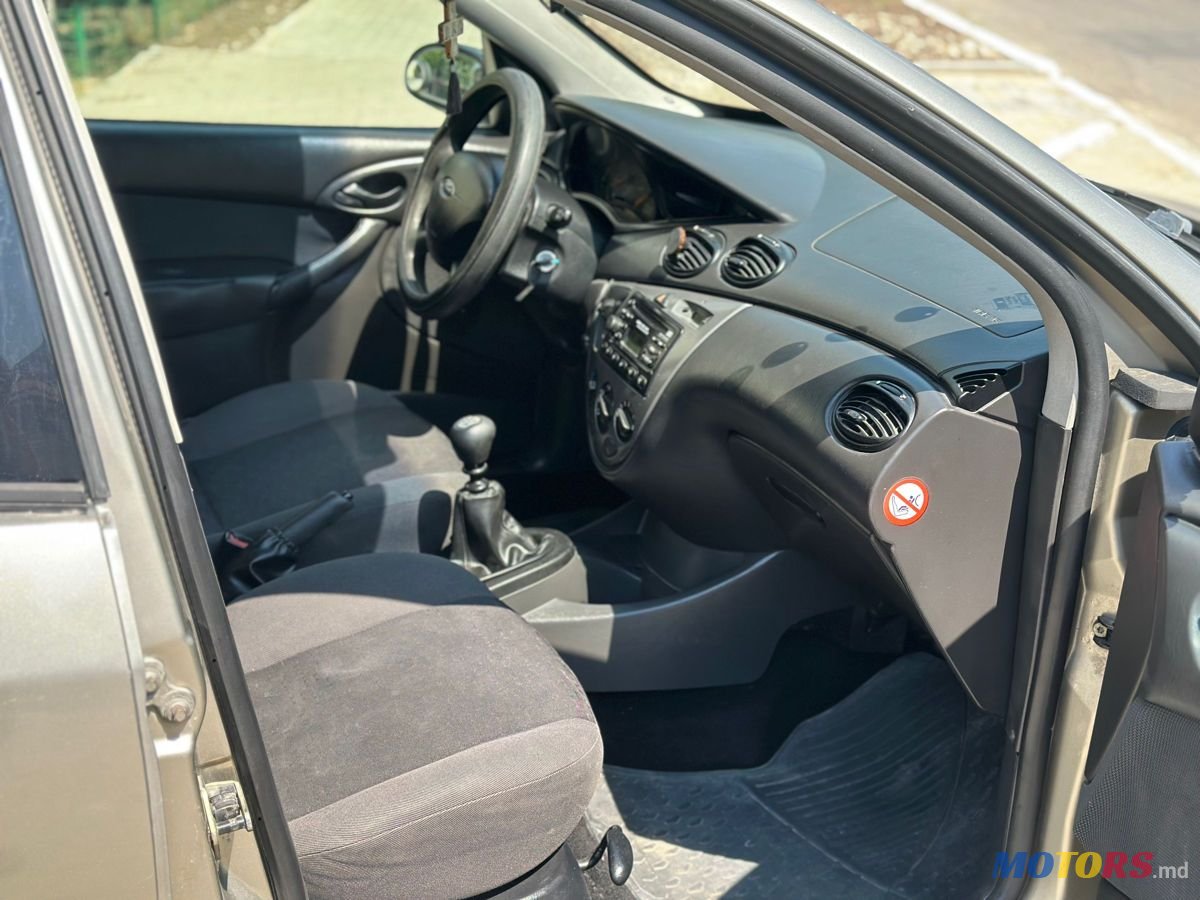 2004' Ford Focus photo #6