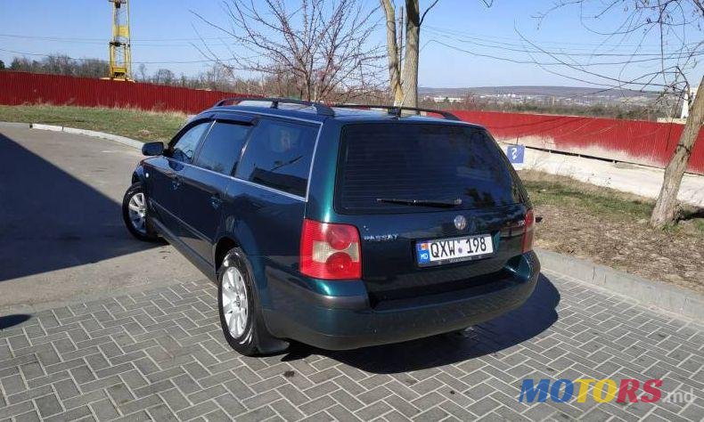 2001' Volkswagen Passat photo #2